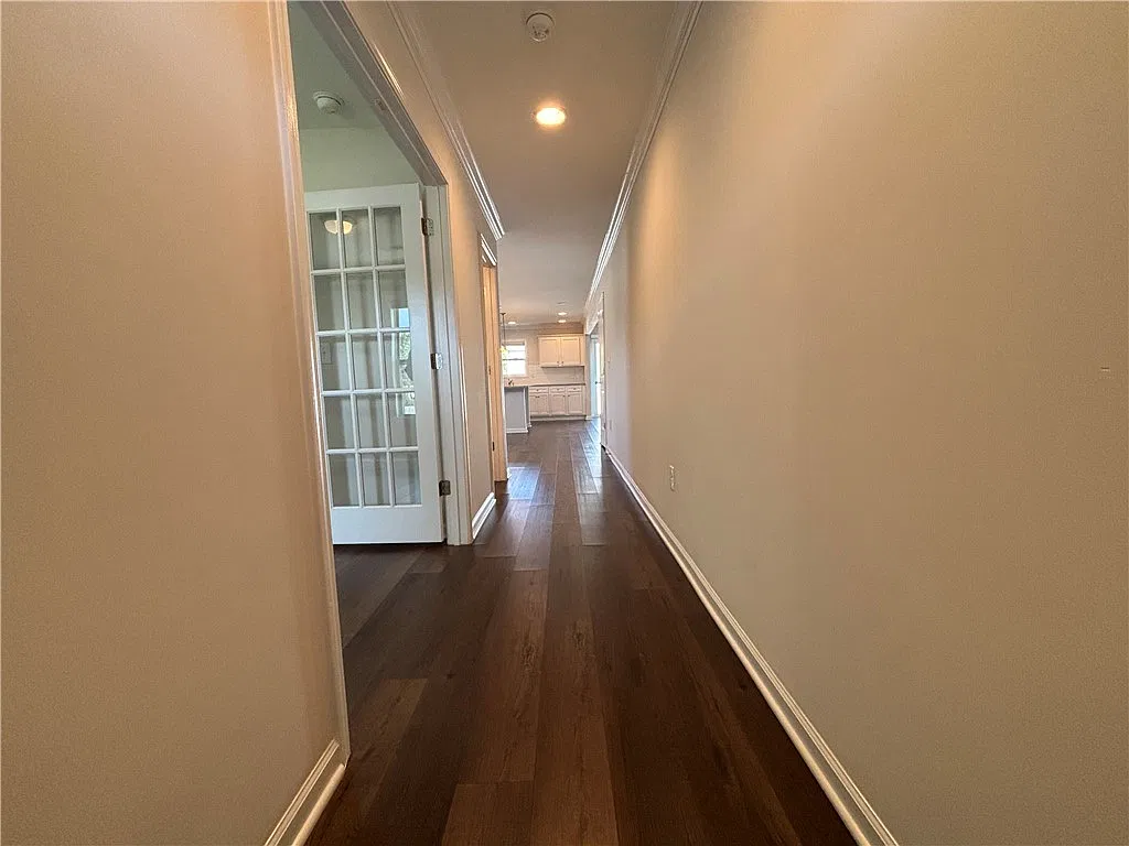 5 bed, 3.0 bath, 2241 sqft, $2,500 — Photo 3