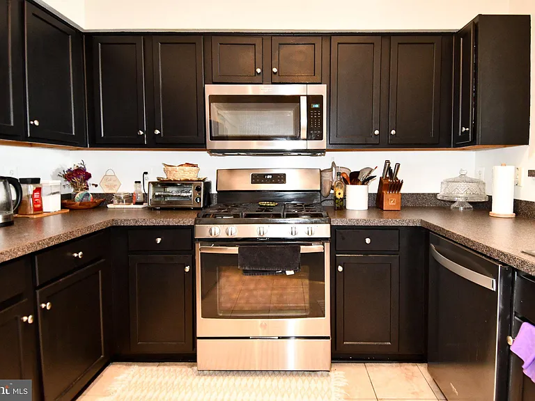 5121 Travis Edward Way #J — Photo 8