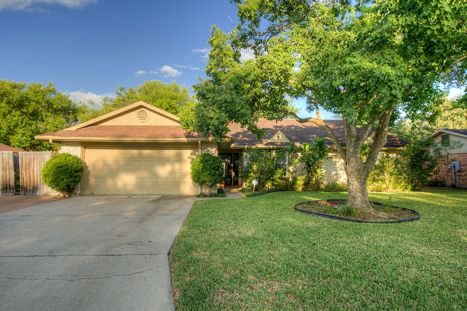 1st image of 1632 Palm Valley Dr E