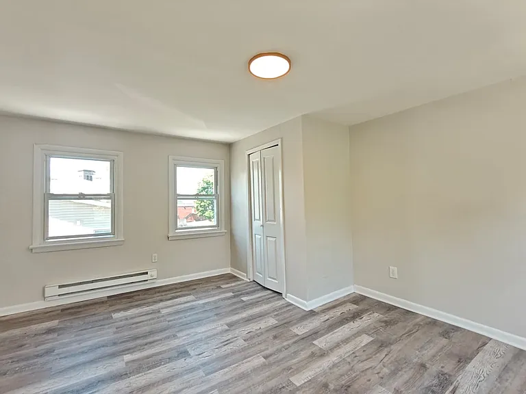 317 Borden St #2 — Photo 4