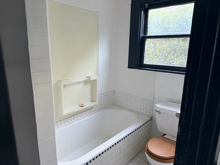 2111 Aaron St #2113-1/2 — Photo 7
