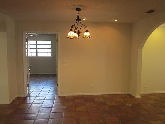 3rd image of 638 NE 3rd St
