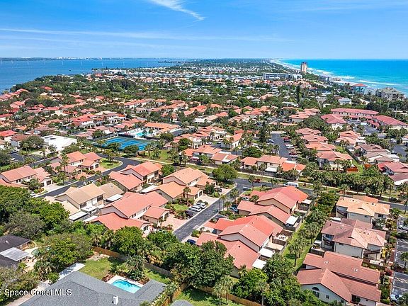 3rd image of 3251 Sand Ct S #231