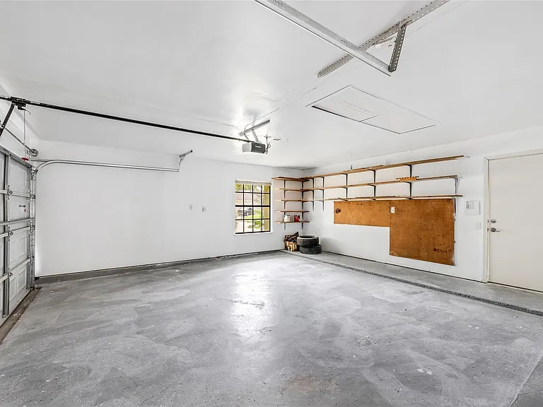 2602 Planters Row — Photo 27