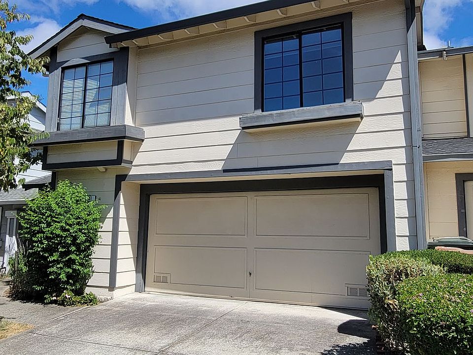 1st image of 331 Lake Ct