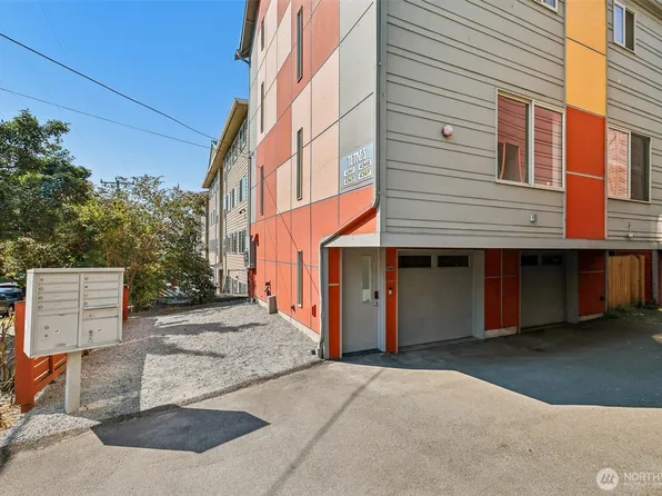 4341 8th Avenue NE, Seattle, WA 98105