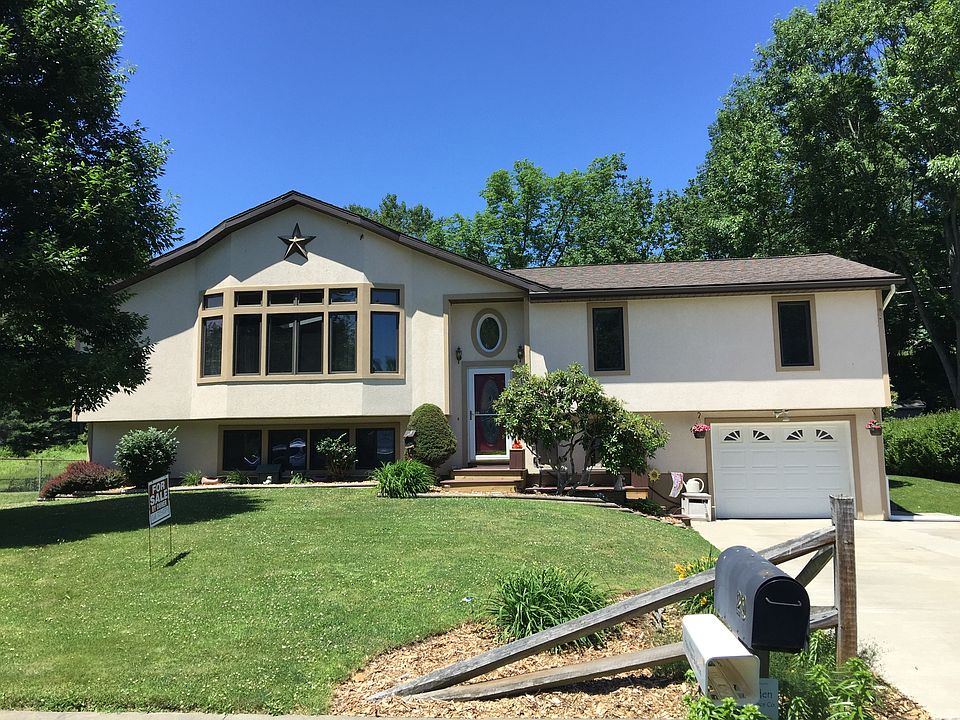 1st image of 29 Maplewood Dr