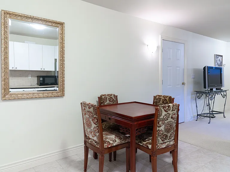 2321 Jefferson Ave — Photo 7