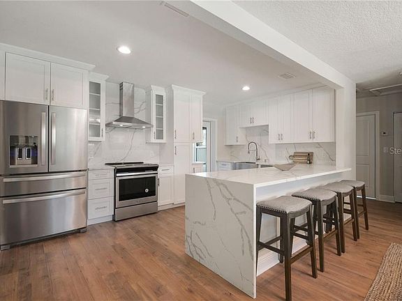 5th image of 3911 W Bay Villa Ave