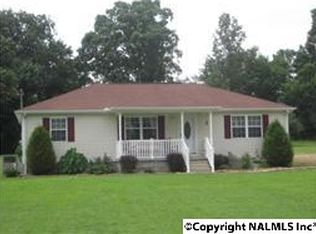 27 W Prospect Rd, Fayetteville, TN 37334