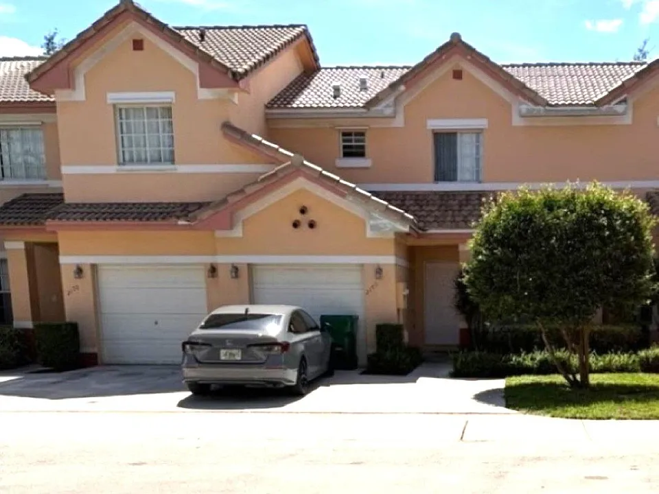 2140 SW 87th Way