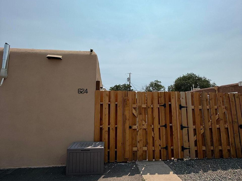 1st image of 624 Alcazar St SE