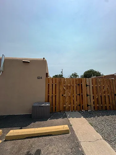 624 Alcazar St SE Photo 1