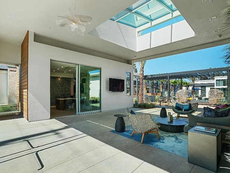 Vercanta Newport Beach — Photo 37