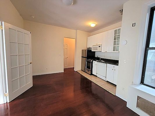 3rd image of 274 W 19th St #4V