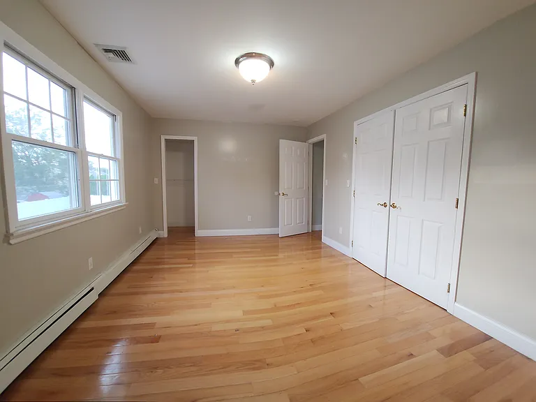 34 Arch Ln — Photo 8