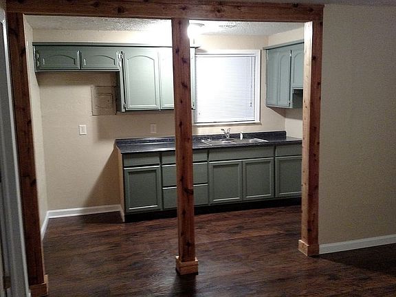 3rd image of 3909 Teal Dr