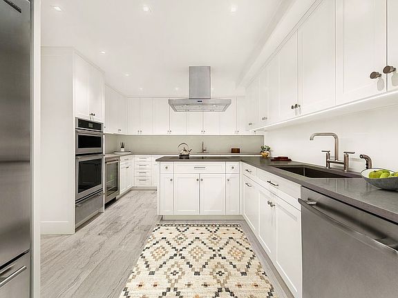 5th image of 176 E 71st St #2A