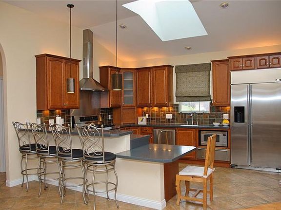 5th image of 4689 Summit Oak Ln