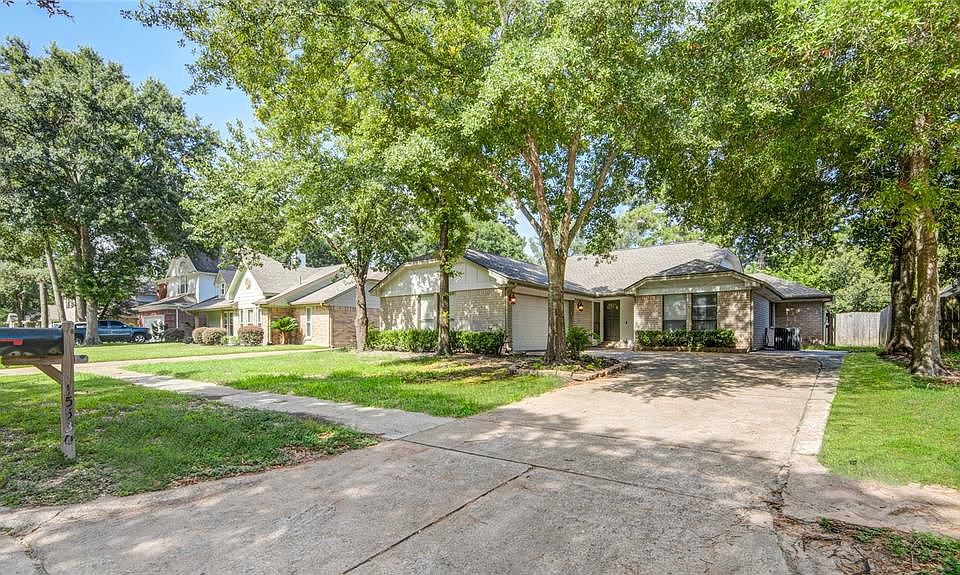 1st image of 15530 Lago Villa Dr