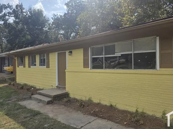 2451 Coronet Pl, Jackson, MS 39204