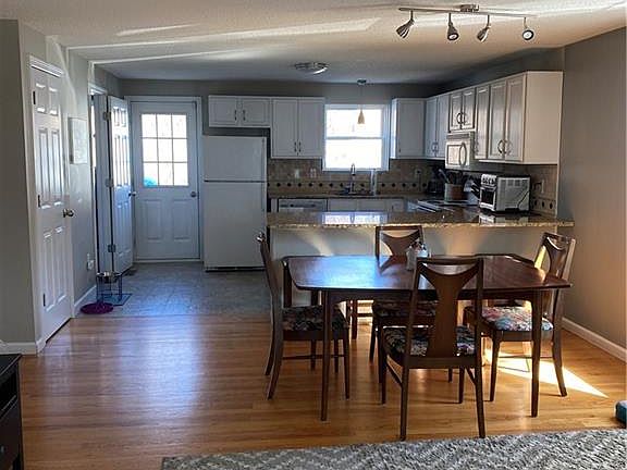 5th image of 1 Mulberry Ln #1