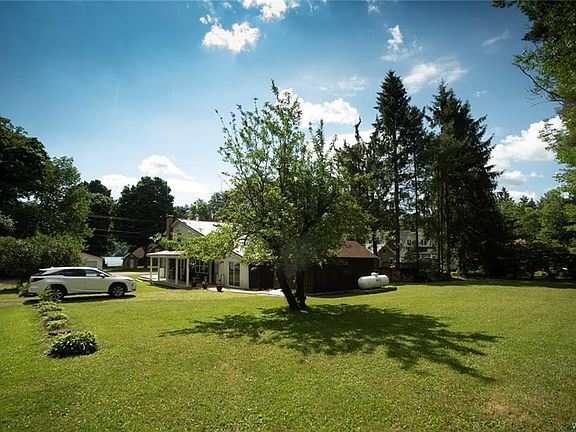 3rd image of 8101 Lakeshore Dr