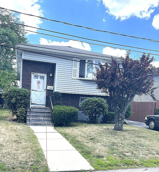 1st image of 117 Savage St