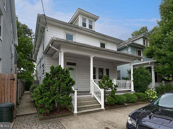 2nd image of 26 W Lemon St