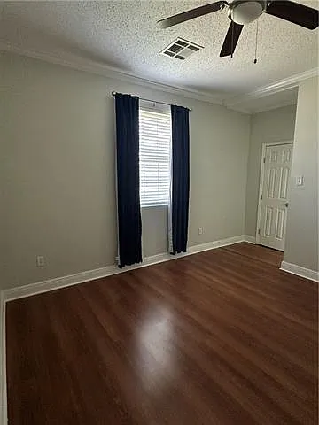 1009 Belleville St — Photo 15