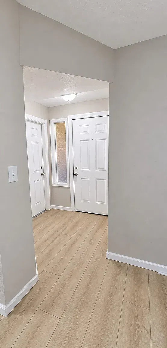 4 bed, 1070 sqft, $2,300 — Photo 2