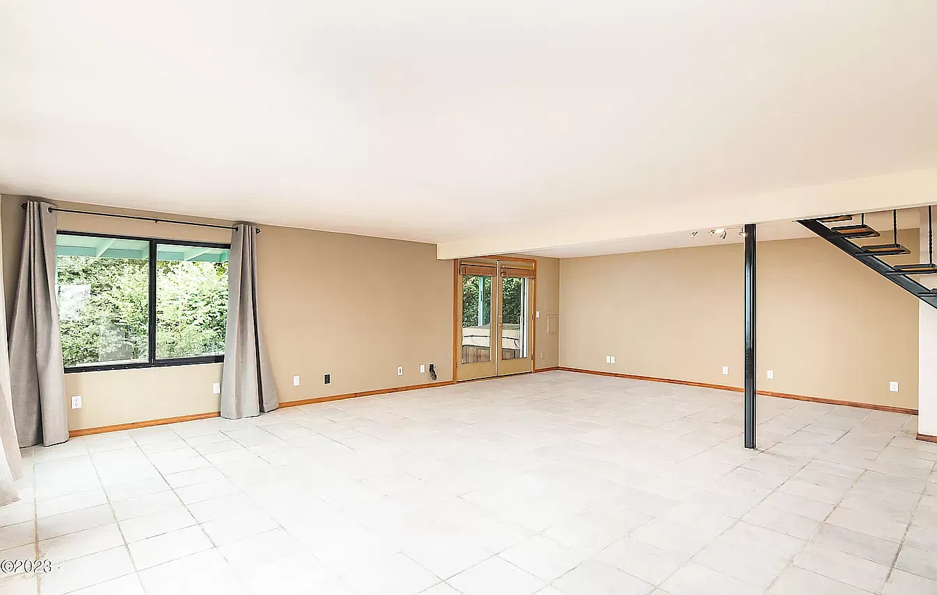 3 bed, 2064 sqft, $2,950 — Photo 1