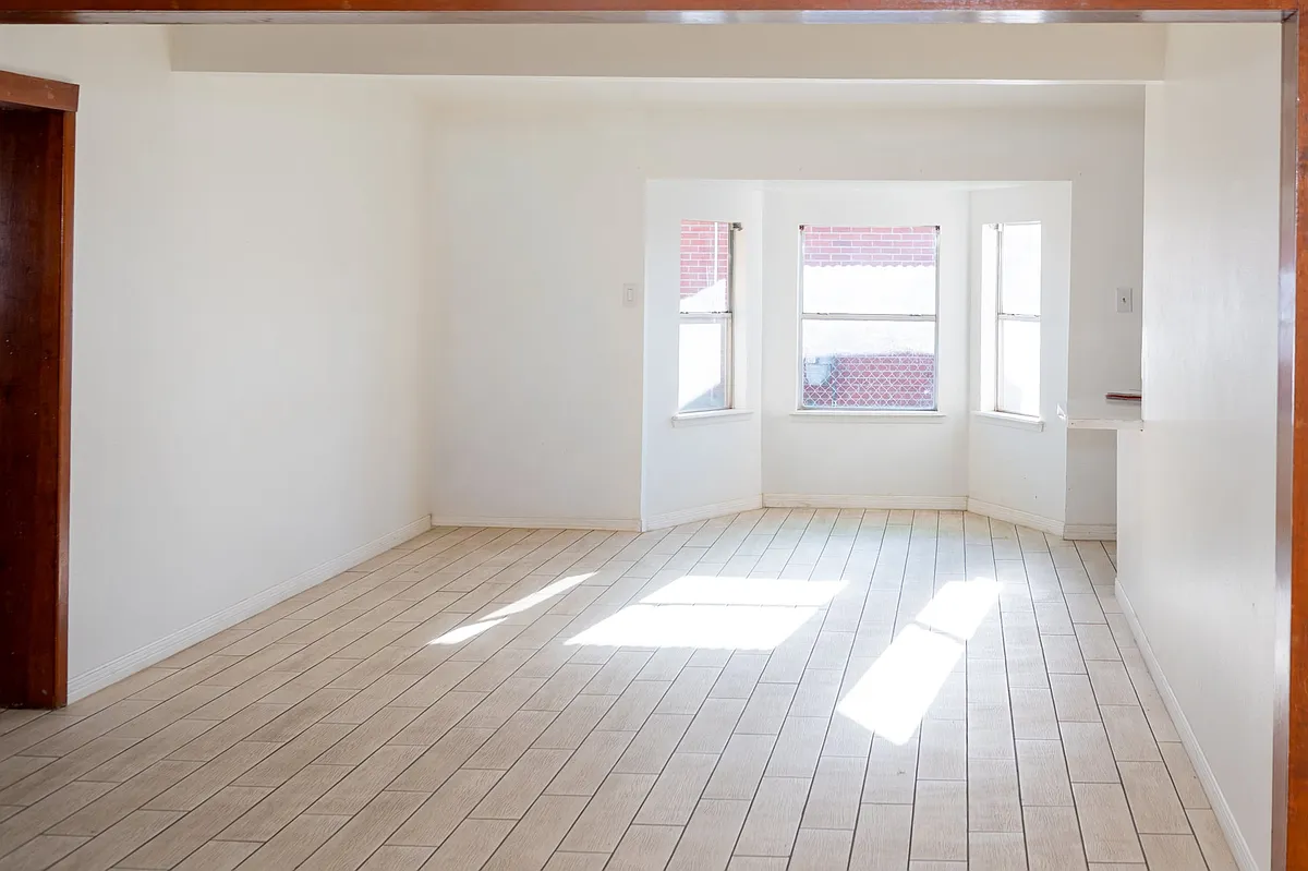 Building Photo - 5117 Beautonne Ave