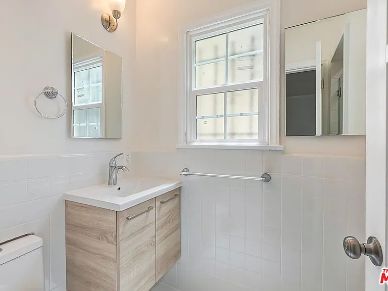 405 1/2 Shirley Pl — Photo 11