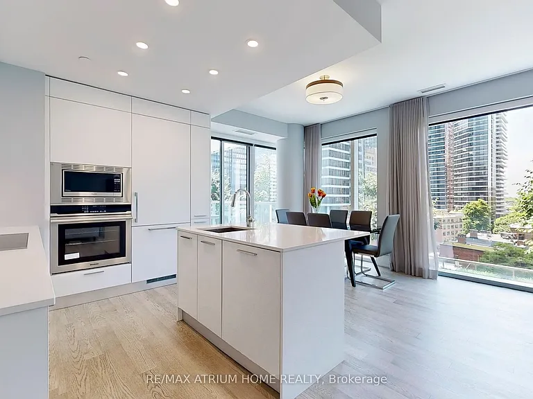 1 Gloucester St #715 — Photo 9