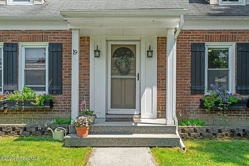 4th image of 19 Mellon Avenue