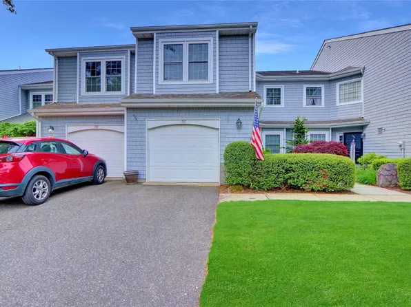 138 N Lakebridge Drive N #138, Kings Park, NY 11754