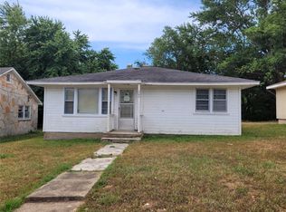 309 W 1st St, Mountain View, MO 65548
