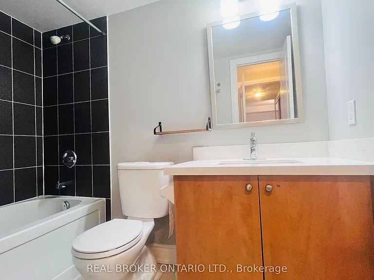320 John St #214 — Photo 14