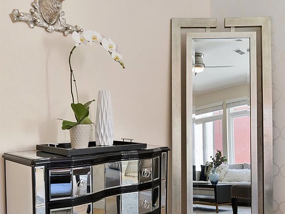 4th image of 2171 Mission St APT 303