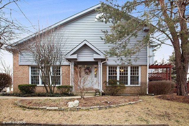 1st image of 230 Bloomfield Pkwy #230