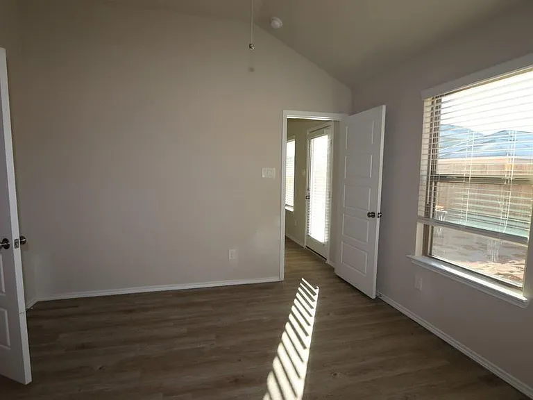 21423 Bluebonnet Cove Ct — Photo 12