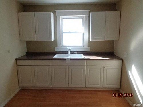 3rd image of 3046 W Tennyson Ave