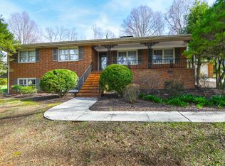 1804 Strathmore Dr, Greensboro, NC 27410