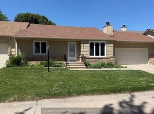 23 Saint James Pl, Grand Island, NE 68803