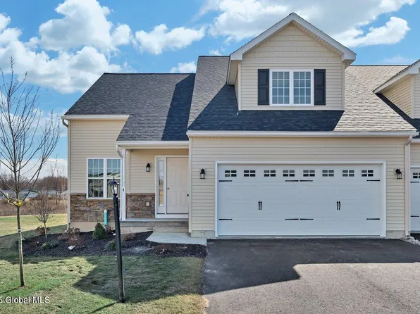 4 Chip Shot Way, Halfmoon, NY 12118