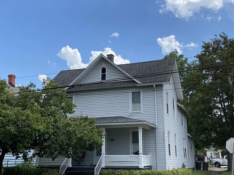 1031 Memorial Ave — Photo 21