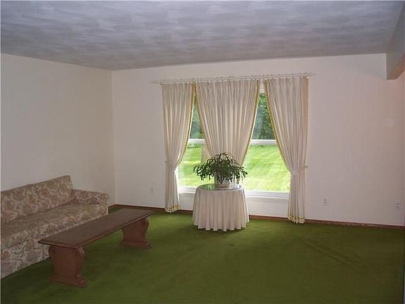 2nd image of 106 Yorktown Dr
