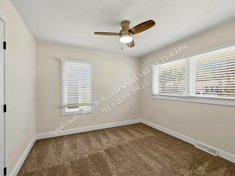 12718 W 92nd St — Photo 9