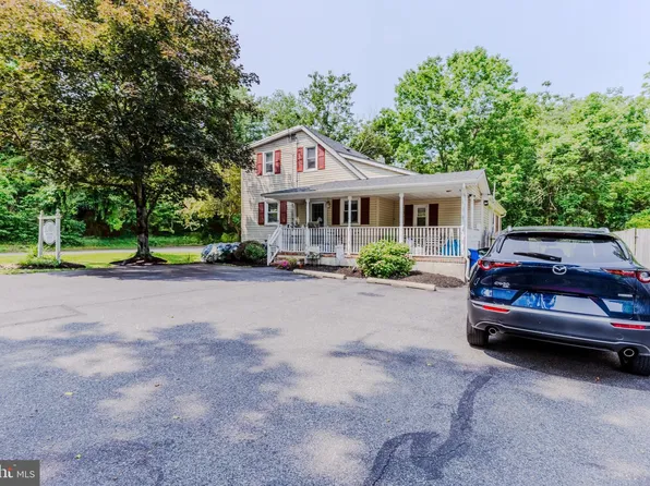 713 Monmouth Rd, Chesterfield, NJ 08515